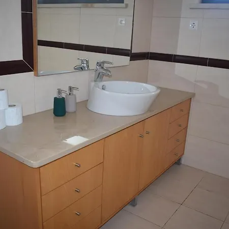 فيلة Oceanica 2 *